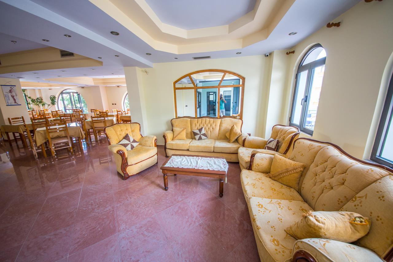 סרנדה Blue Heaven Hotel מראה חיצוני תמונה